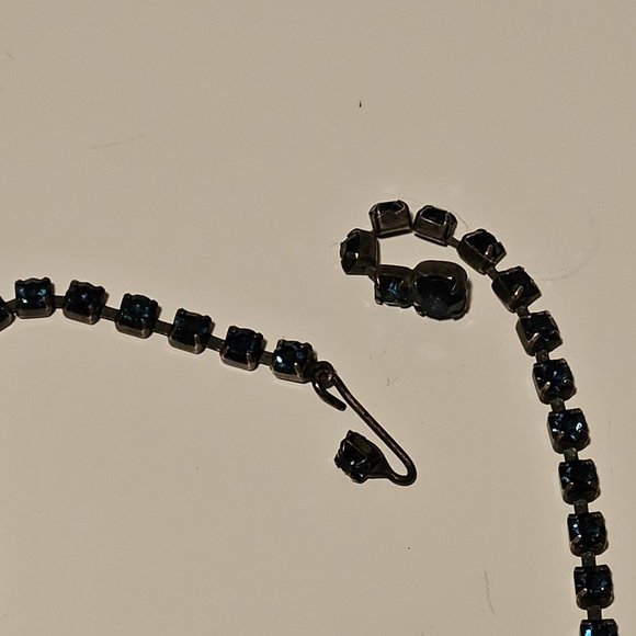 Stunning Estate Jewelry Vintage Regency Necklace Blue Rhinestones AB Finish - Picture 3 of 4